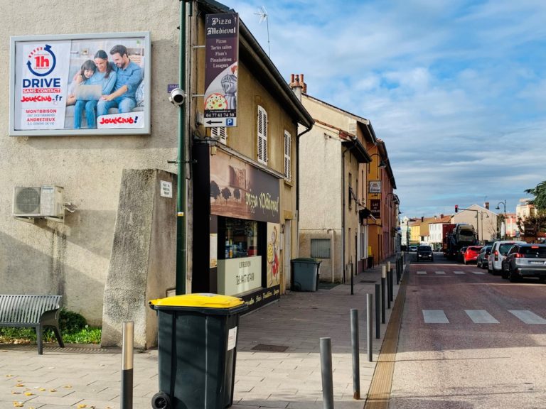 panneau jouéclub montrond-les-bains-avenue-gare